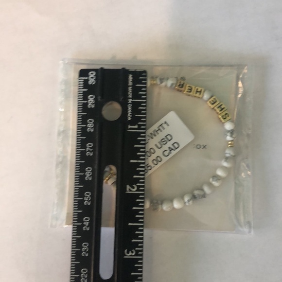 Little Words Project Bracelet Pronouns She Her She/her Beaded Stretch NWT Gender - Picture 7 of 8